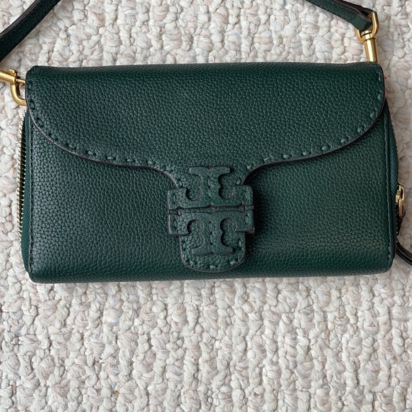 Tory Burch McGraw green wallet crossbody - Picture 3 of 15